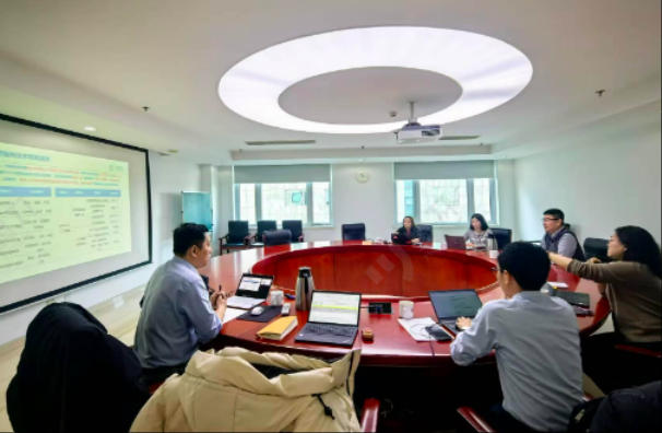 团队成员赴北京市科委交流